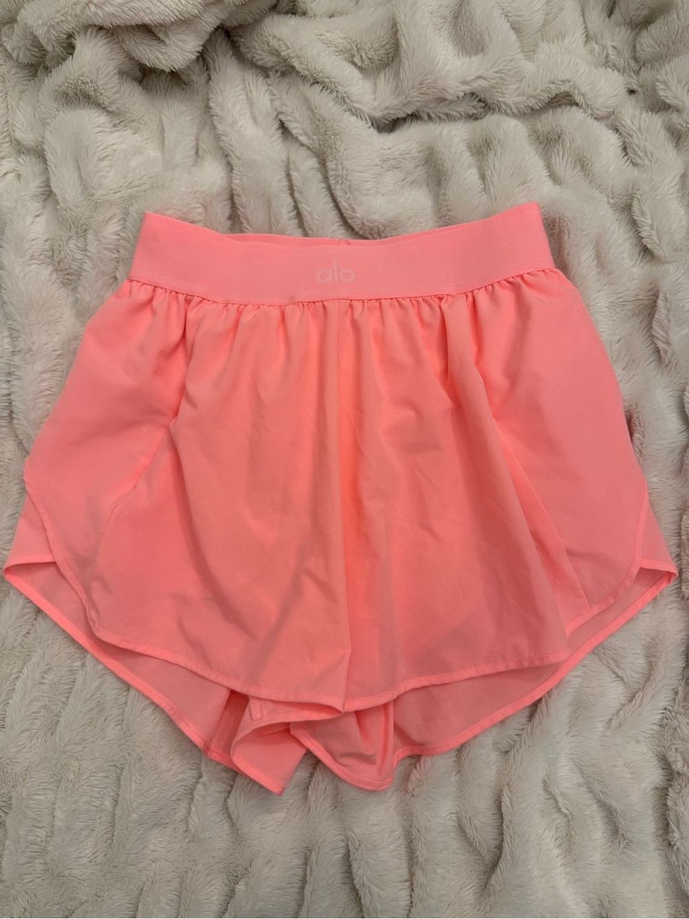 Alo Neon Bubblegum Match Point Shorts - Picture 2 of 3